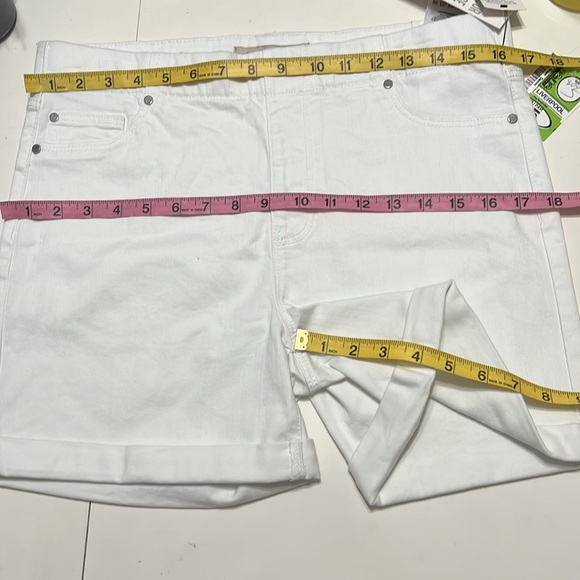 Liverpool Chloe Pull-On The Short Bright White Size 8/29 - Picture 6 of 6